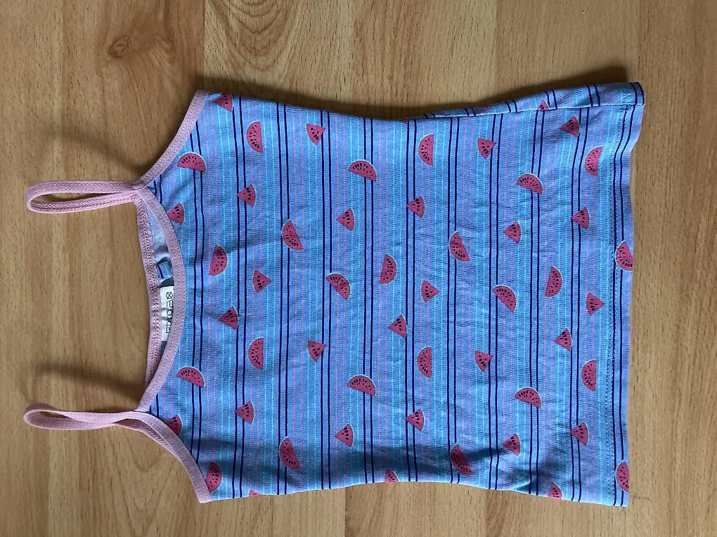 Diverse Unterhemden Grösse 122