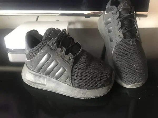 Schwarze adidas gr.25