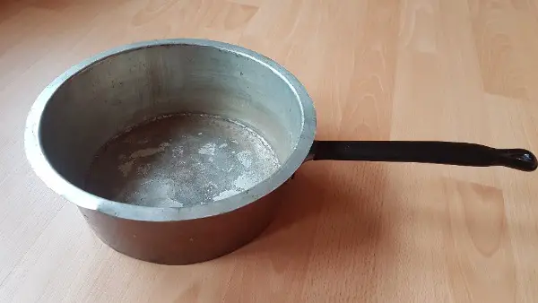 antike kupfer stielpfanne