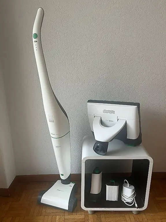 Aspirateur balai Kobold complet + accessoires? ?? ?