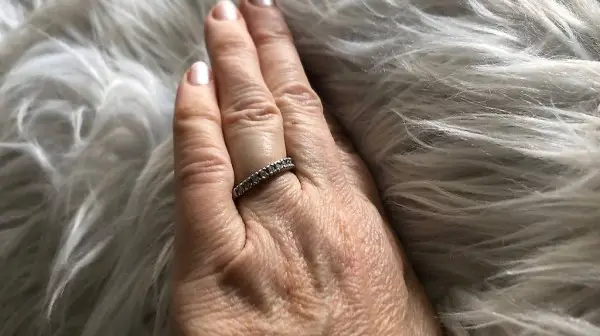 18 K WG Ring gr 18 Mit Brillanten