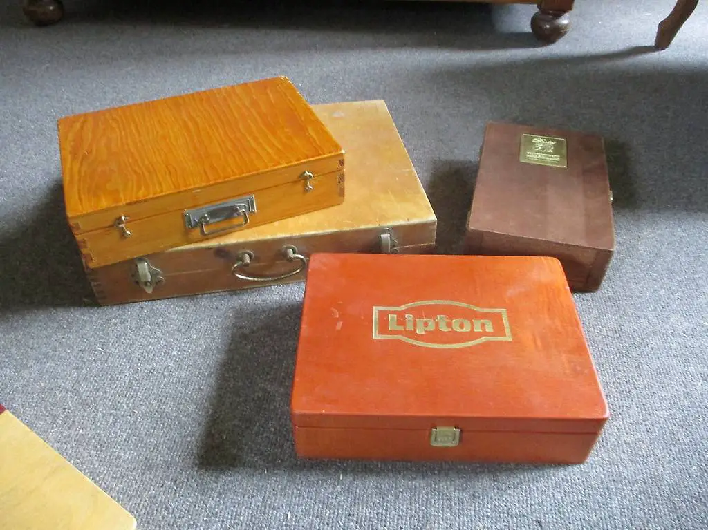 2x Holz-Box / Holz-Koffer Laubsäge Grappa Lipton Upcycling