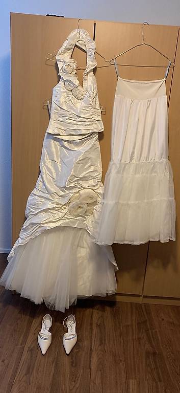 Brautkleid mit Unterrock/Schuhe Grösse 38 Linea raffaelli