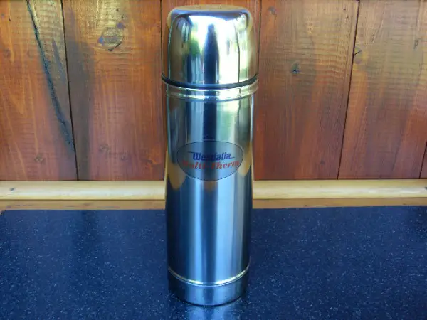Thermos ou bouteille isotherme en inox - Cont.: 1 litre.