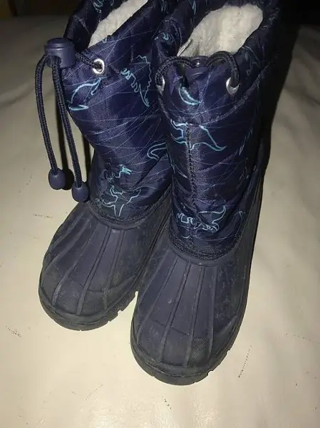 Schneestiefel Gummistiefel 30 und Regenstiefel 28