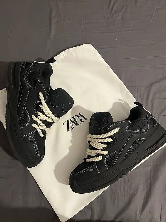 ZARA Sneaker