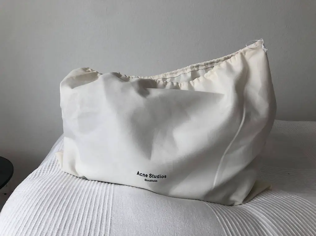 Acne Musubi medium schwarz