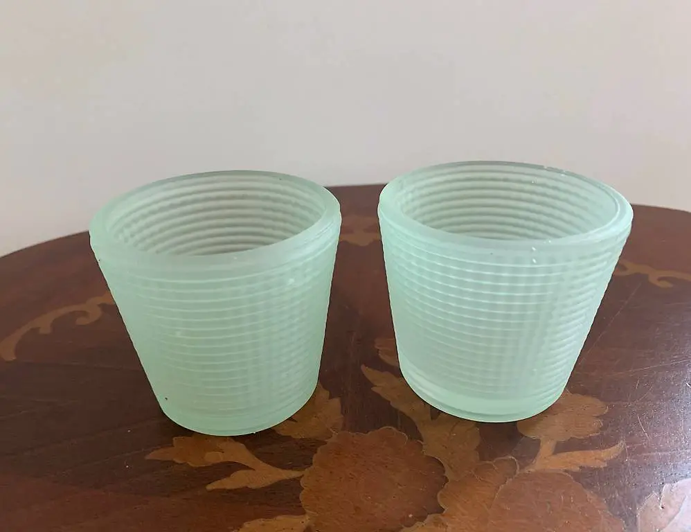 2 schöne Kerzenhalter aus Glas wie NEU
