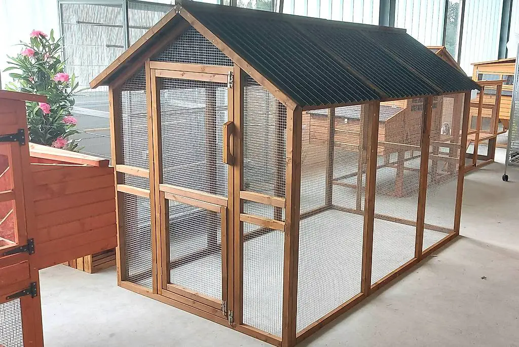 massiver hühnerstall hühnerhaus freilaufgehege 3.3 m2 neu