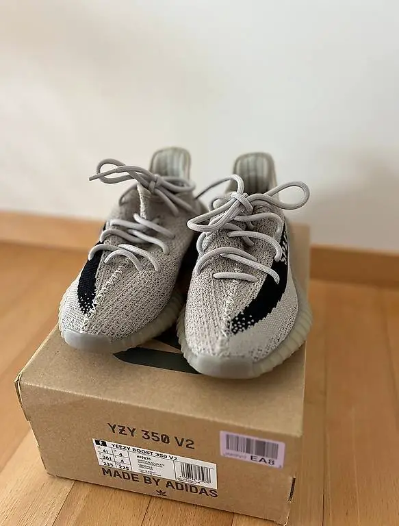 Adidas Yeezy Boost 350 V2 - Grösse 36 2/3