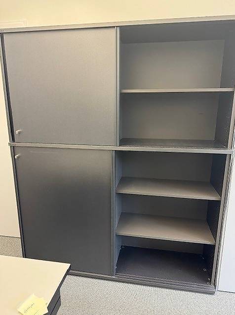 Schrank gratis abzugeben