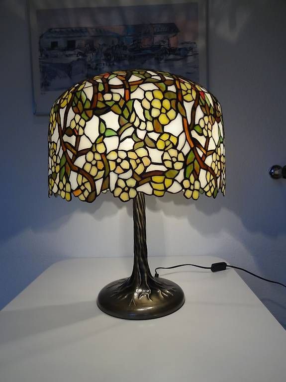 Wunderschön Nagelneu Echtglas Tiffany Lampe