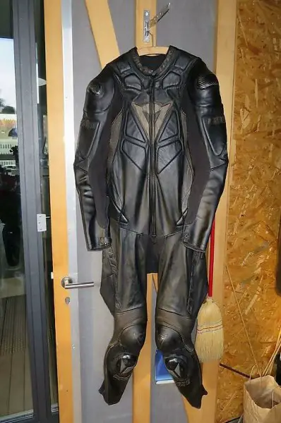 DAINESE PROTECH schwarz / Kult- Lederkombi einteilig Gr. L