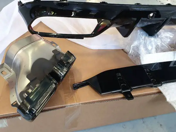  C63S AMG Diffusor Black