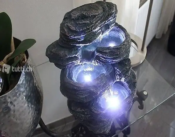  Springbrunnen mit LED Beleuchtung