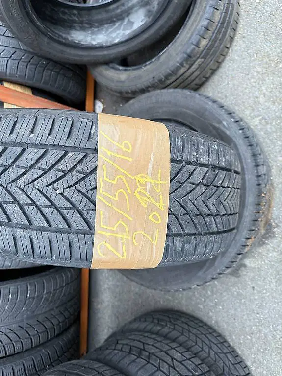 2 Winterreifen 215 /55/16