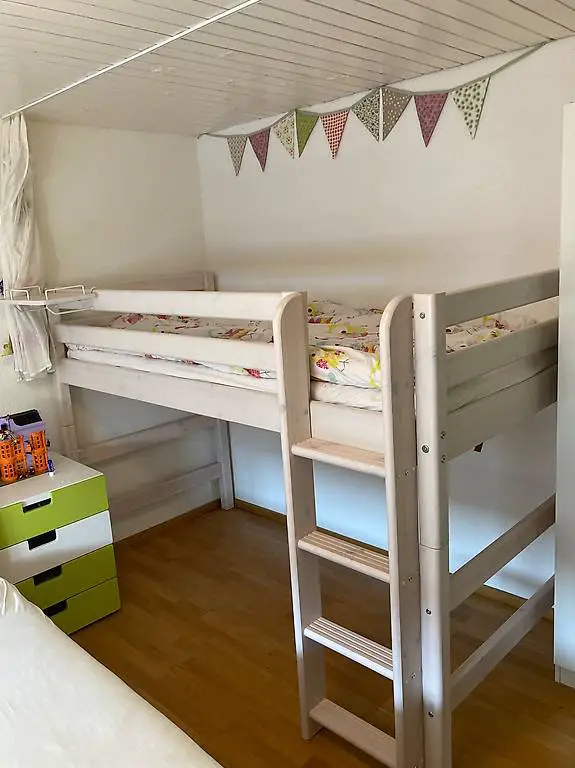 Hochbett Flexa White mit Leiter und Einhängenachttisch