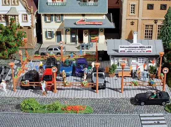 Vollmer 45597 H0 Freddy"s Gebrauchtwagenhandel