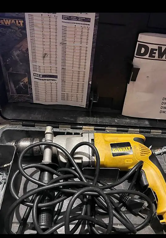 Schlagbohrmaschine DeWalt