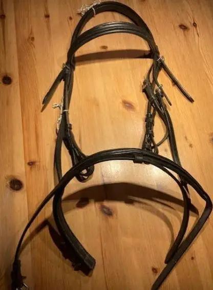 Englisches Zaumzeug für WB Leder schwarz, neuwertig