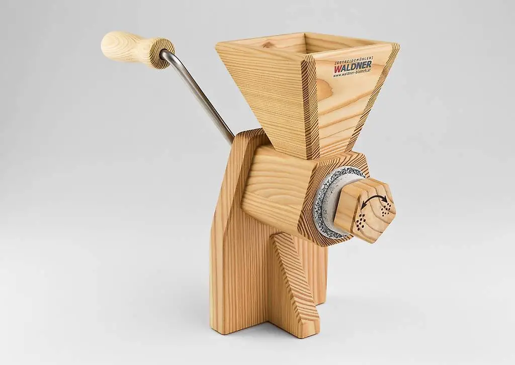 Getreidemühle Handmühle Farina Waldner ohne Strom auskommen.