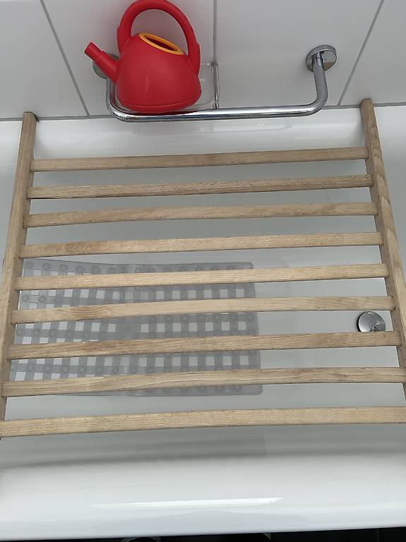 Gitter für Babybadewanne