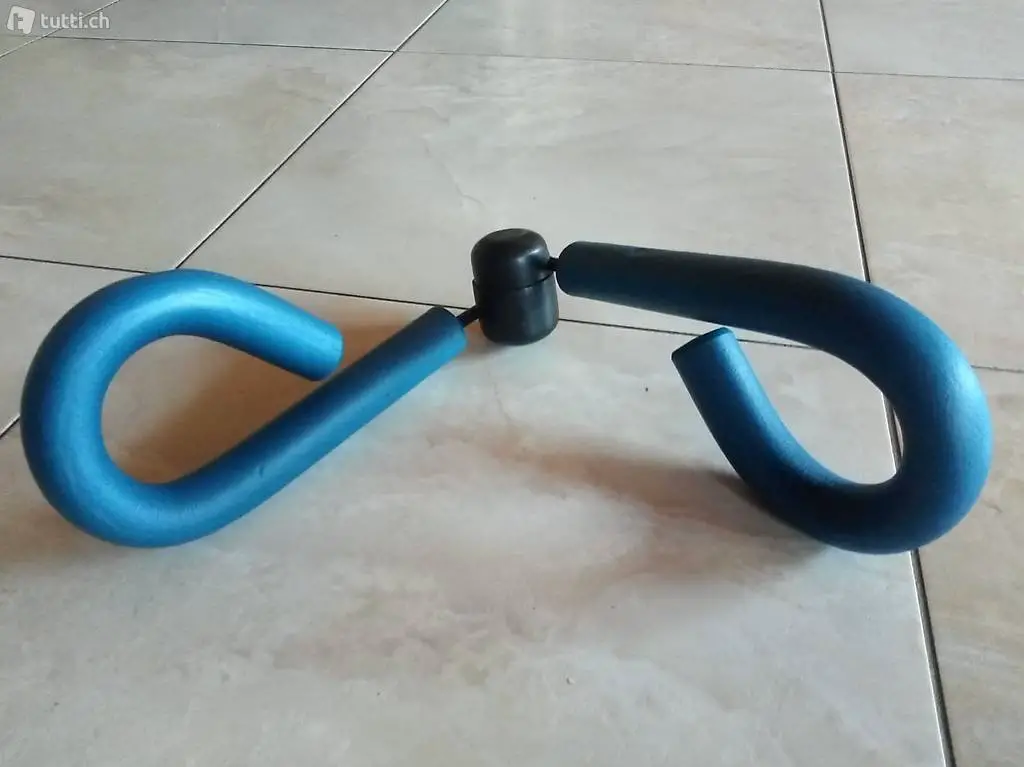 attrezzo per potenziare adduttori