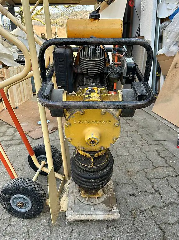 Grabenstampfer zu Vermieten