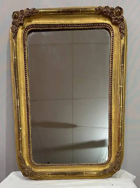 Antiker Spiegel mit vergoldetem Rahmen 47 x 67 cm