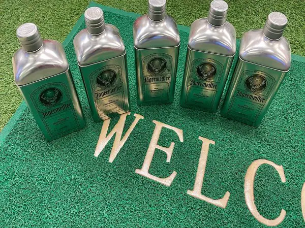 Jägermeister Blech Dosen 5stück.