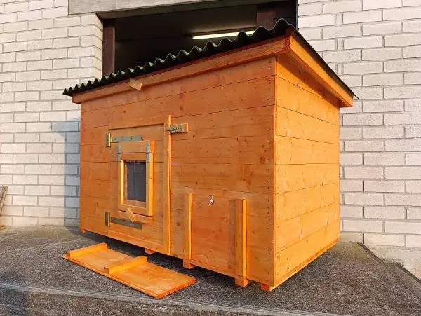 Hühnerhaus für 7 bis 8 Hühner - NEU