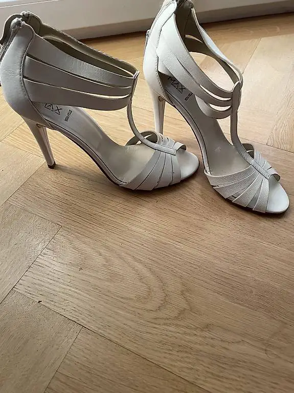 Sandalettes 38, 100% cuir blanc, neuves