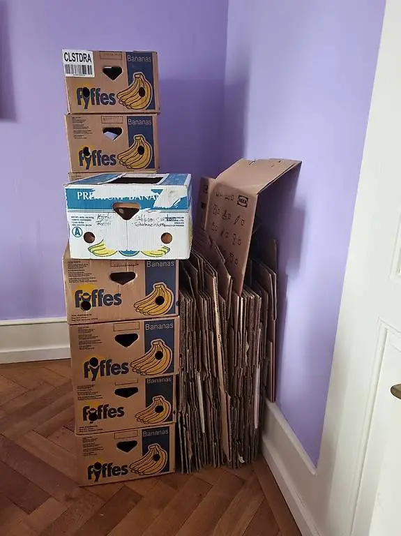 Umzugkartons, Schachteln und Taschen