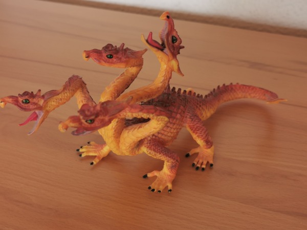 Roter Drache, Kunststoff-/Gummitier