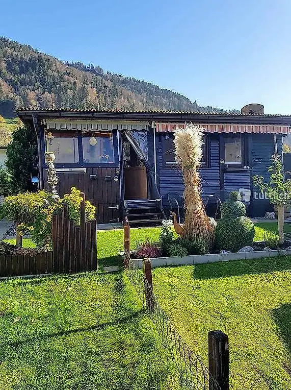 Wohnwagen mit Doppel-Anbau am Aegerisee (ZG)