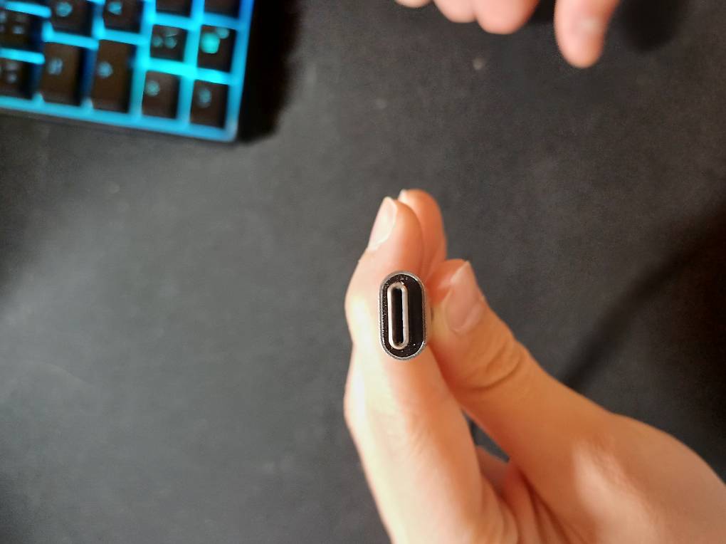 vendo cavo usb-c-hdmi