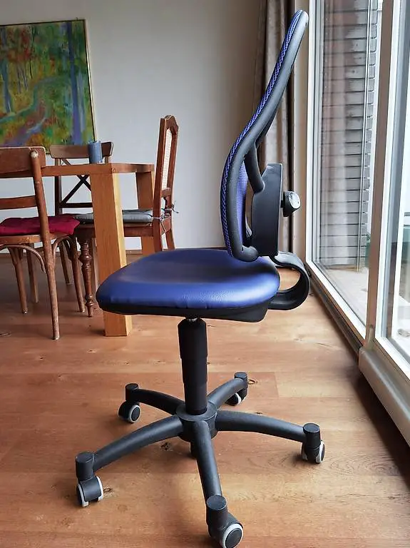 Kinderstuhl für das Pult