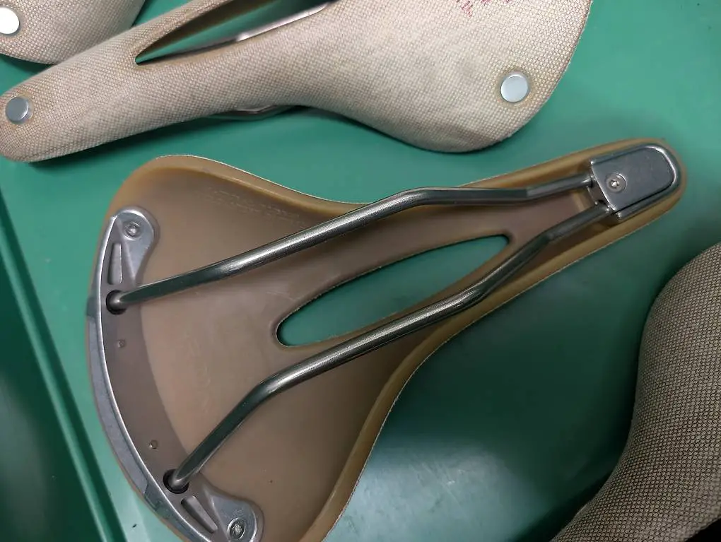 Neuer Brooks Cambium C17 Velo Sattel