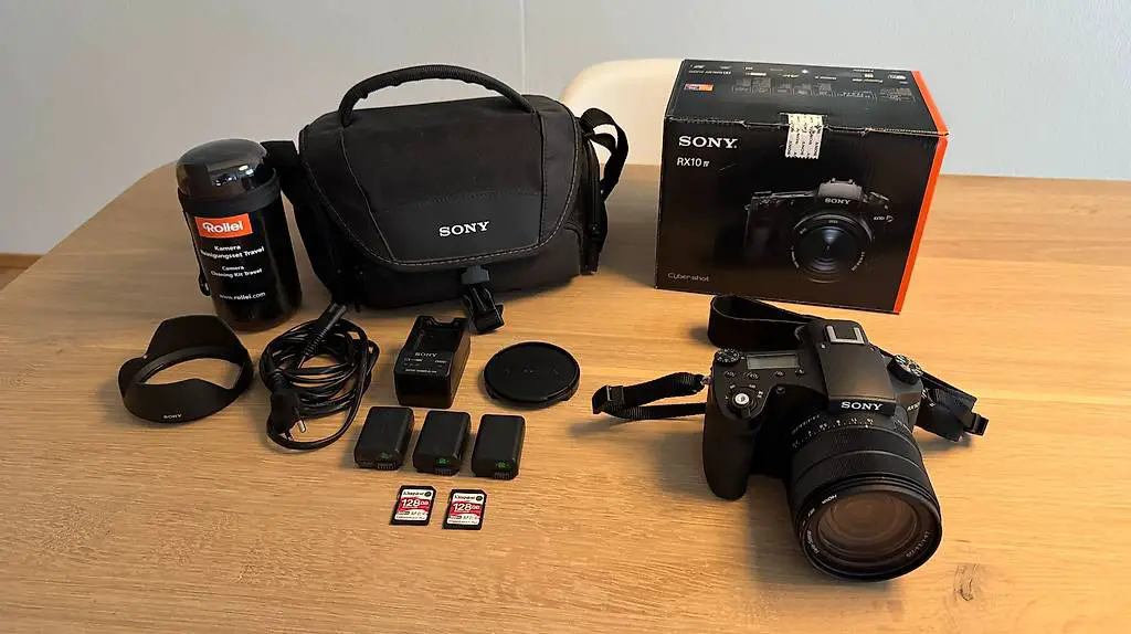 Sony Cyber-shot RX 10 Mark IV - inkl. Garantie bis 17.09.26