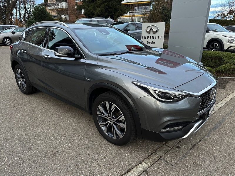 infiniti qx30 2.0t premium dct awd