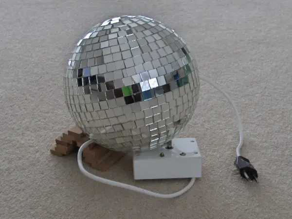 Neuwertige Top Discokugel mit Motor