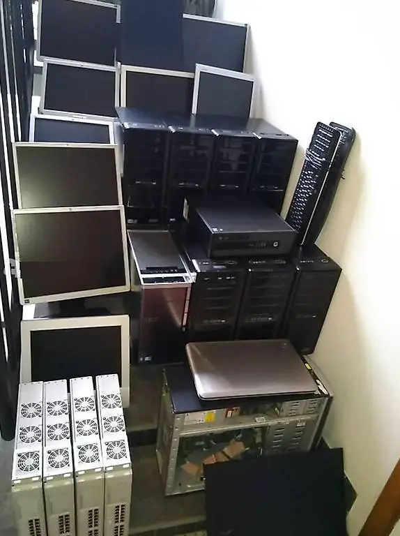 8 tower 2 desktop pc / 8 monitor