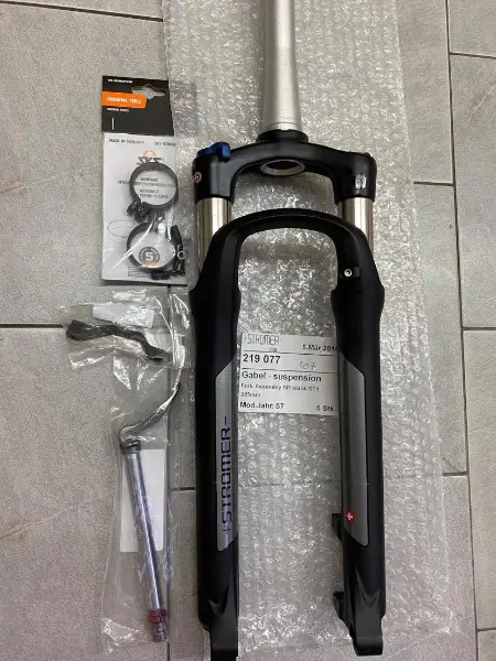 Neue Federgabel für Stromer ST2 und ST1 mit Zubehör