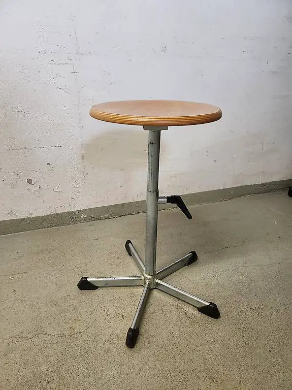 Embru Hocker höhenverstellbar