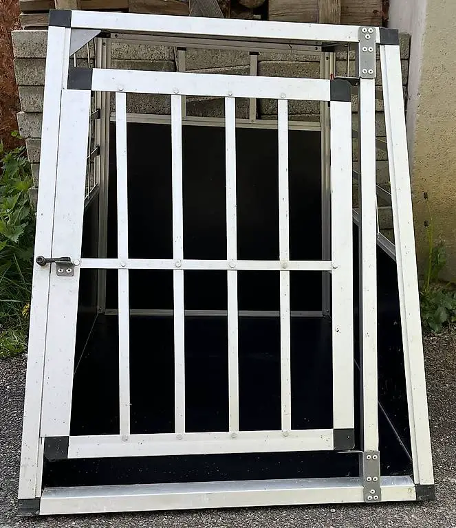 Hundebox B65cm T90cm H70cm