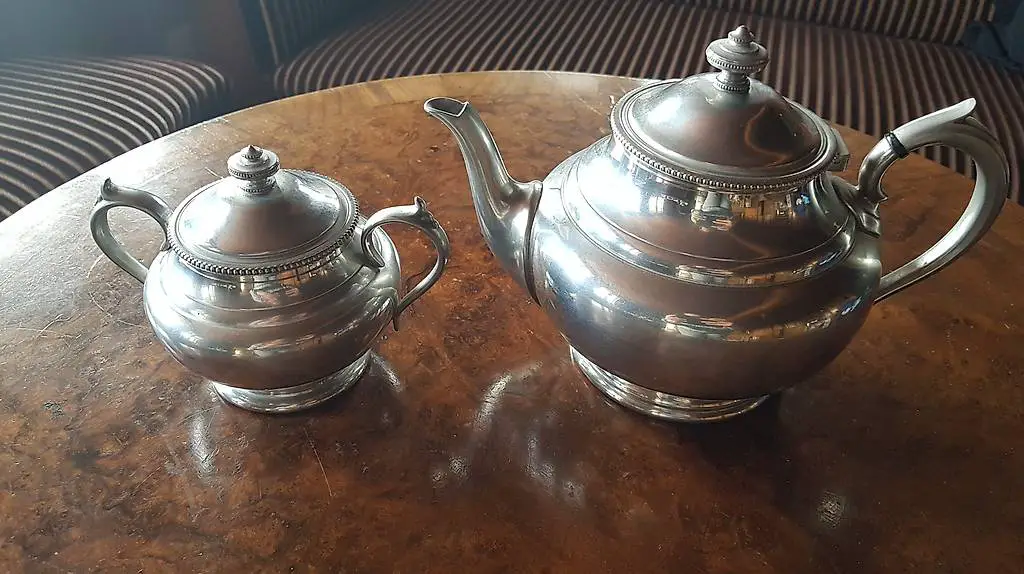 Kanne/ Krug & Zuckerdose Zinn