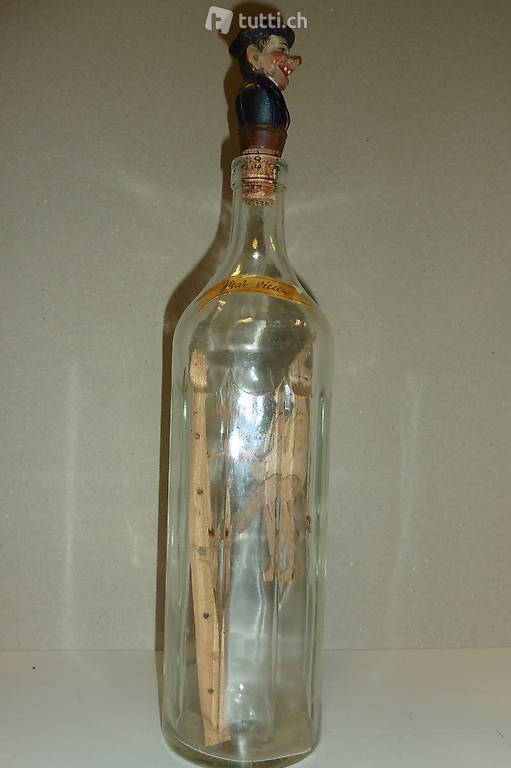 Teufel in Flasche. Deko.