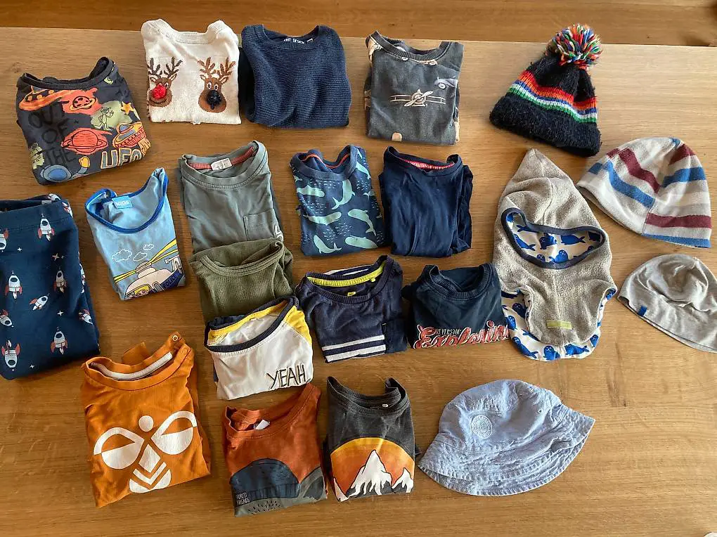 Kleiderpaket Jungen Grösse 92/98