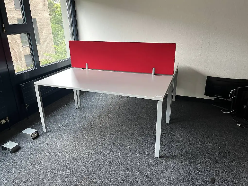 Doppelarbeitsplätze mit Sichtschutz