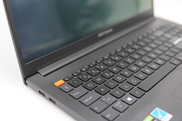 Asus Vivobook 16" Intel Core i7 16 GB RAM 1 TB SSD